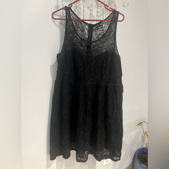 Torrid Black Lace Overlay Dress. C055 - Picture 1 of 3